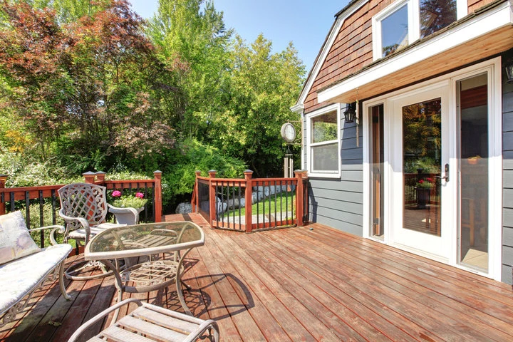 Houston residential neighborhood featuring custom outdoor living spaces and decks